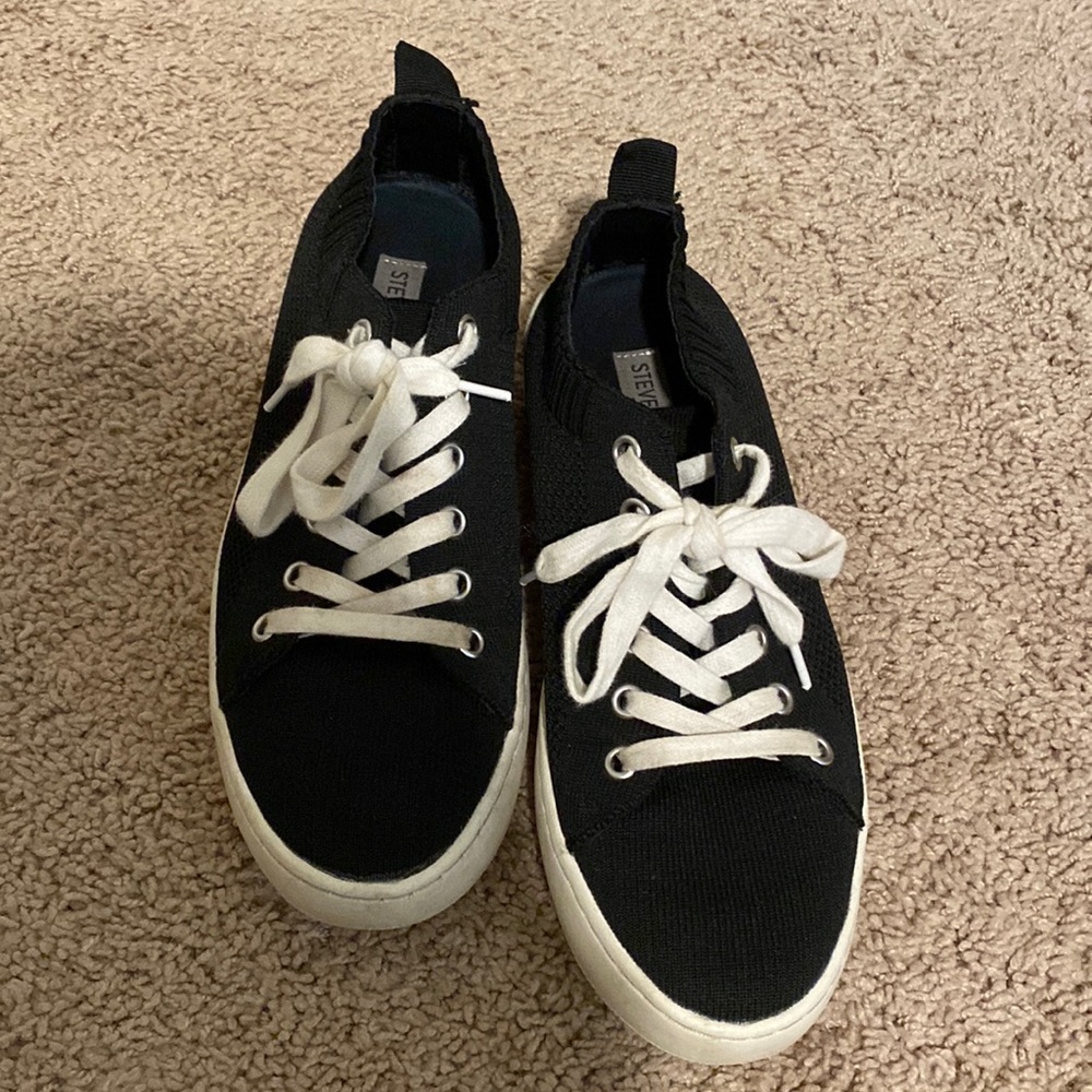 steve madden lace up sneakers